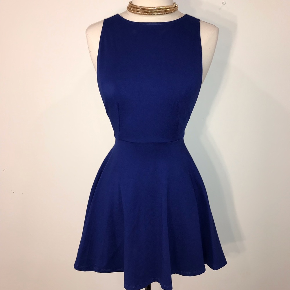 💙BACKLESS BEAUTY💙